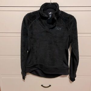 Mountain hardware 1/4 snap fleece